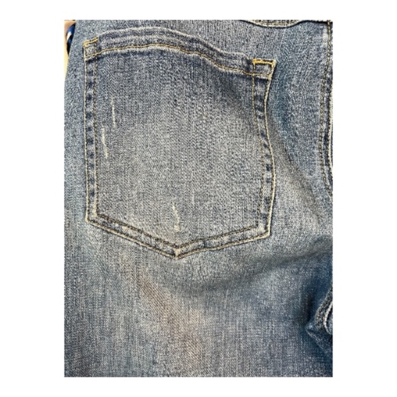 EUC Cabi hi-low crop lightly distressed blue jeans – size 10 - Picture 7 of 9